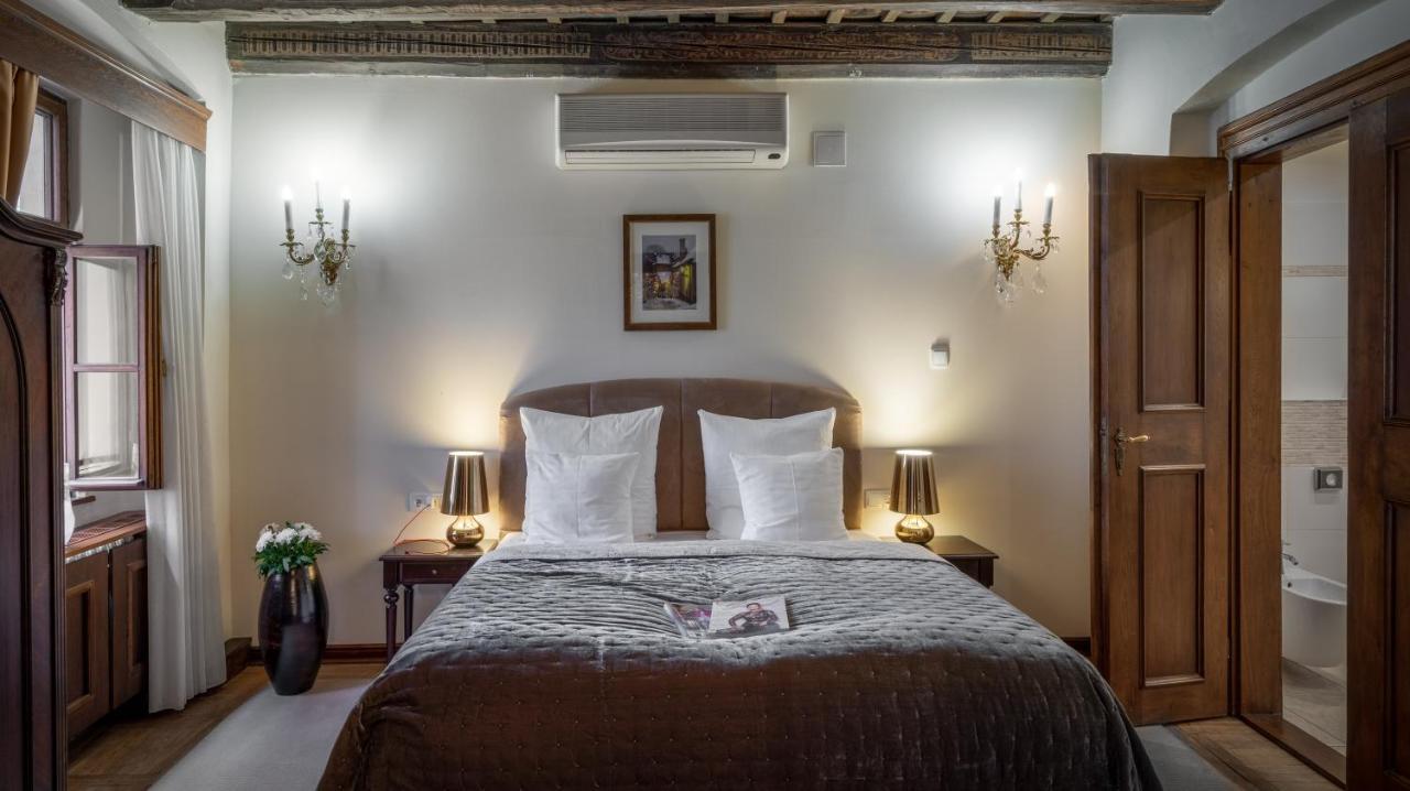 פראג Hotel Aurus By Adrez מראה חיצוני תמונה