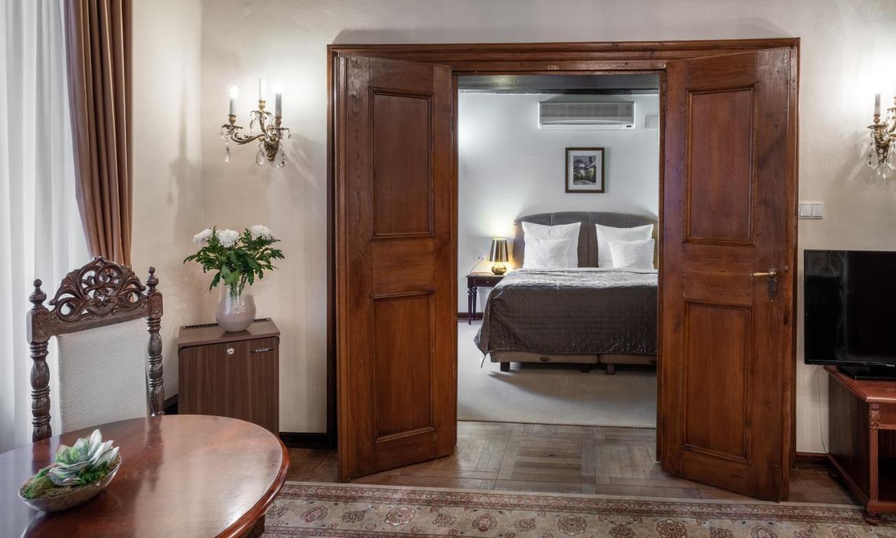פראג Hotel Aurus By Adrez מראה חיצוני תמונה