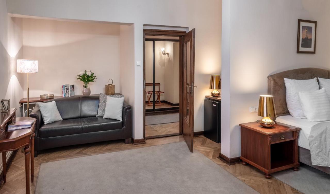 פראג Hotel Aurus By Adrez מראה חיצוני תמונה