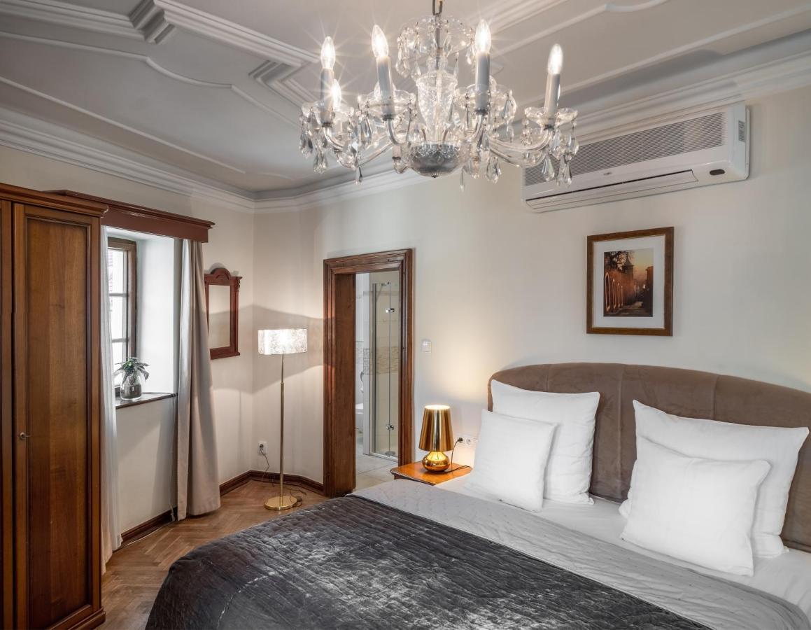 פראג Hotel Aurus By Adrez מראה חיצוני תמונה