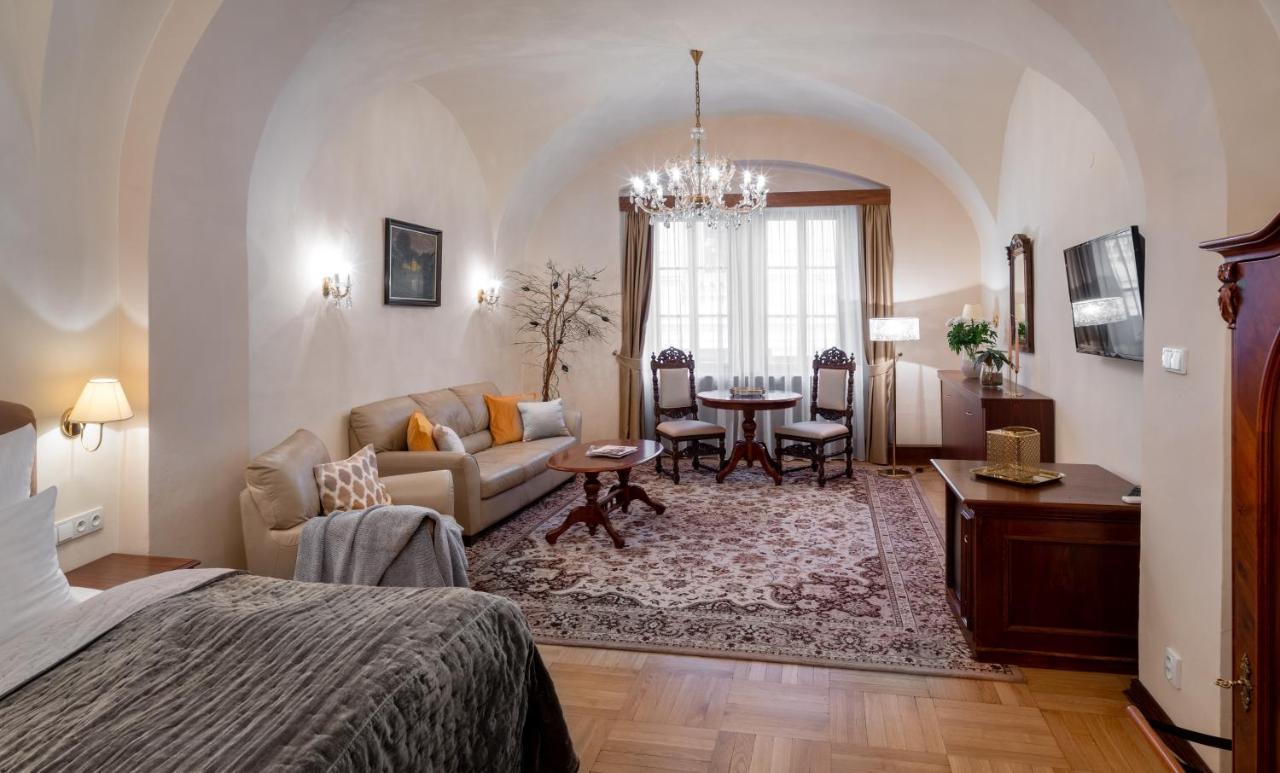 פראג Hotel Aurus By Adrez מראה חיצוני תמונה
