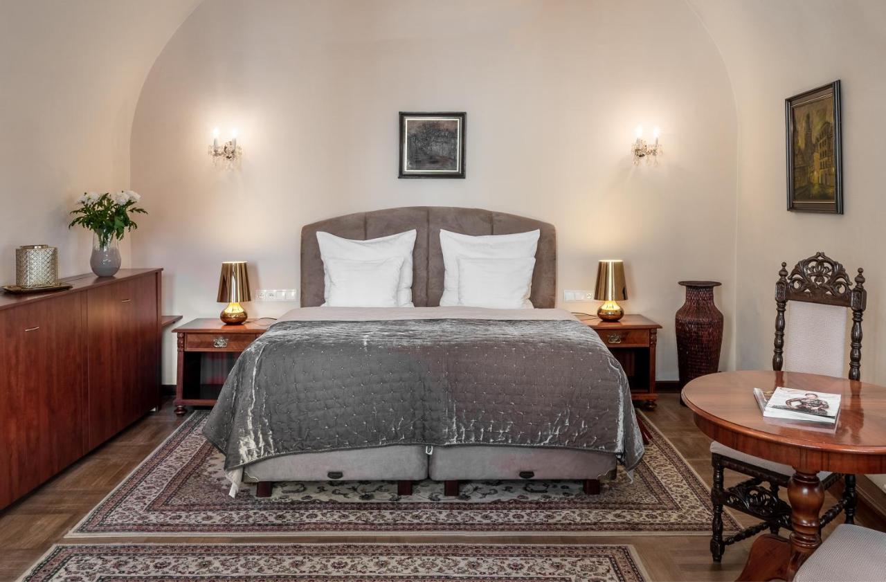 פראג Hotel Aurus By Adrez מראה חיצוני תמונה