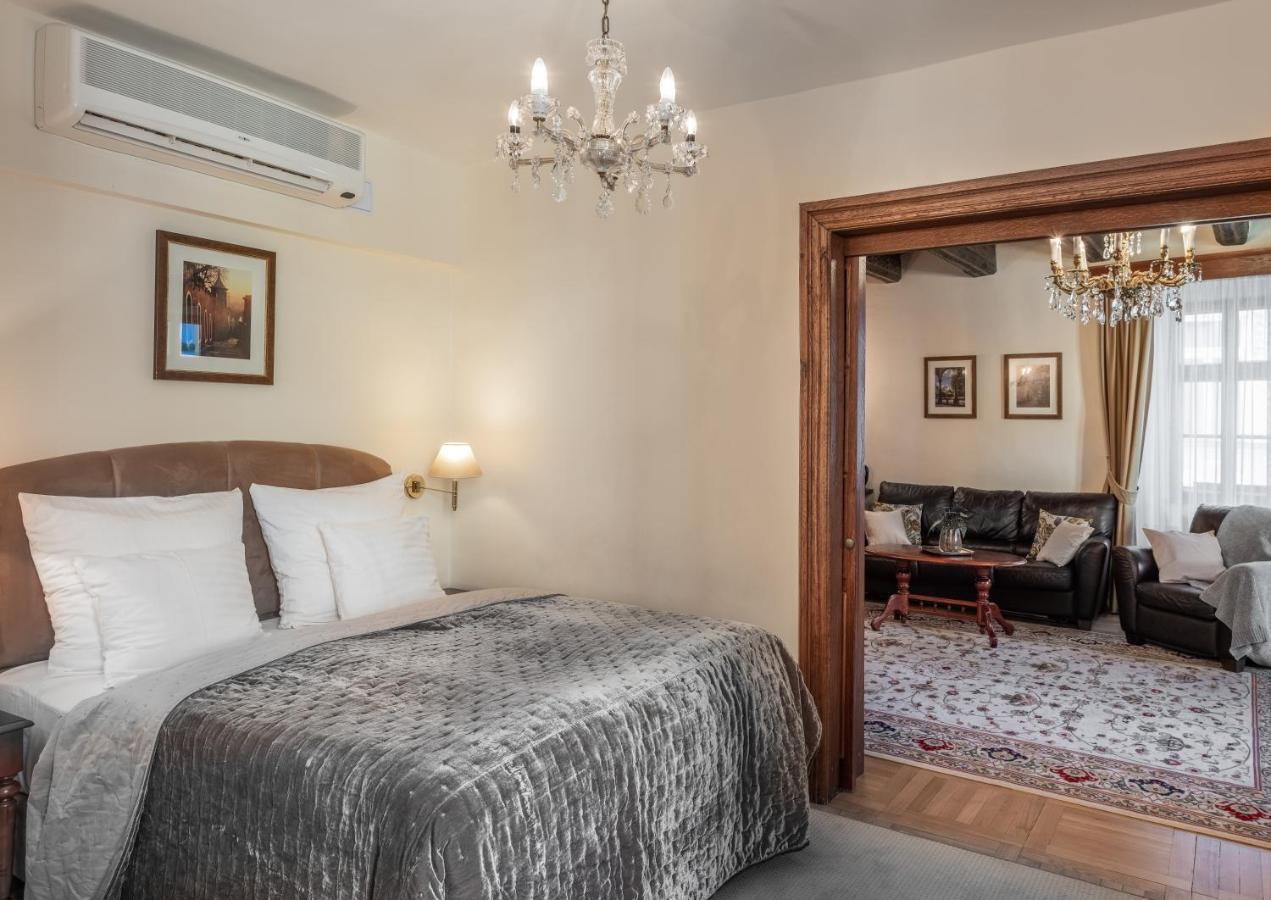 פראג Hotel Aurus By Adrez מראה חיצוני תמונה