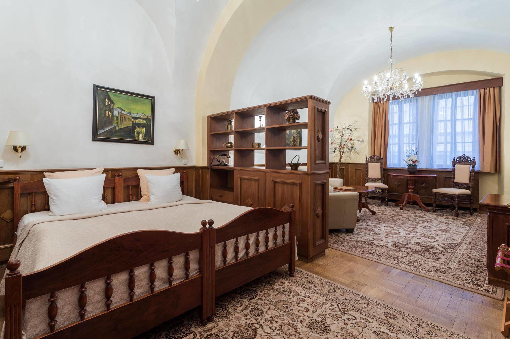 פראג Hotel Aurus By Adrez מראה חיצוני תמונה